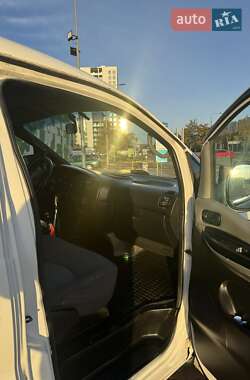 Минивэн Hyundai H-1 2006 в 