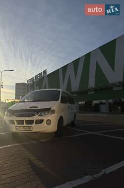 Минивэн Hyundai H-1 2006 в 