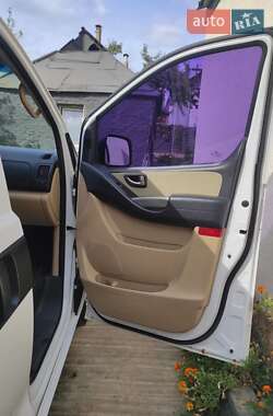 Минивэн Hyundai H-1 2012 в 