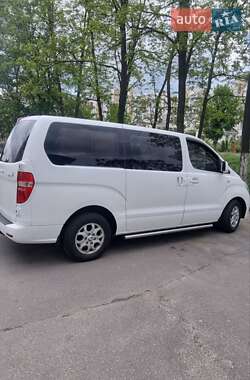 Минивэн Hyundai H-1 2008 в 