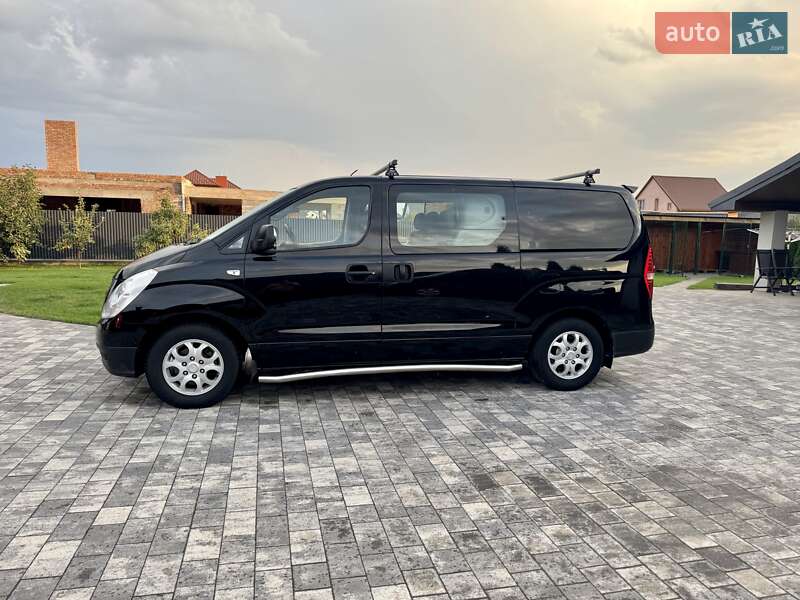 Мінівен Hyundai H-1 2011 в Ковелі