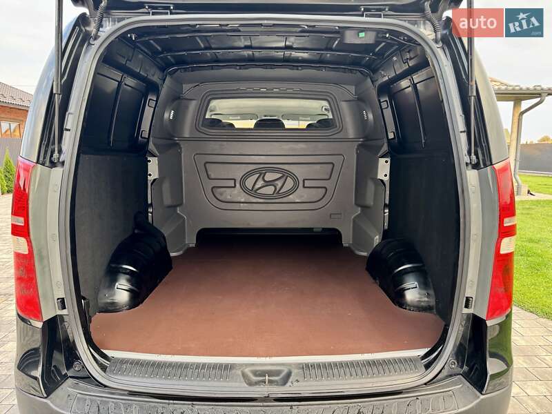 Мінівен Hyundai H-1 2011 в Ковелі