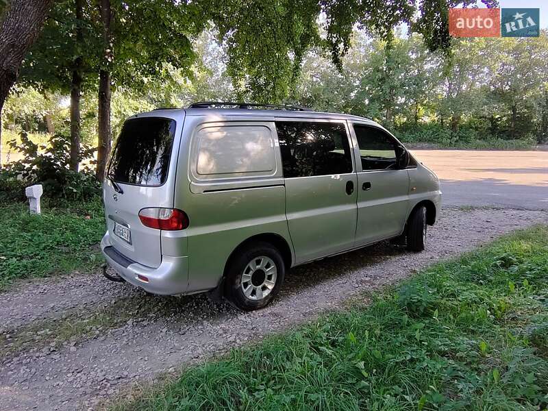 Минивэн Hyundai H-1 2005 в Киеве
