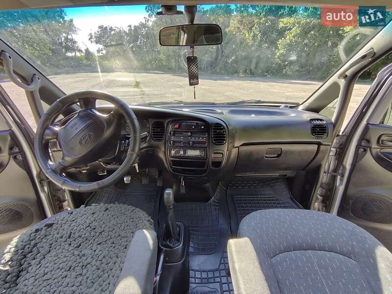 Минивэн Hyundai H-1 2005 в Киеве