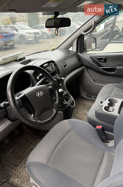 Вантажний фургон Hyundai H-1 2010 в 