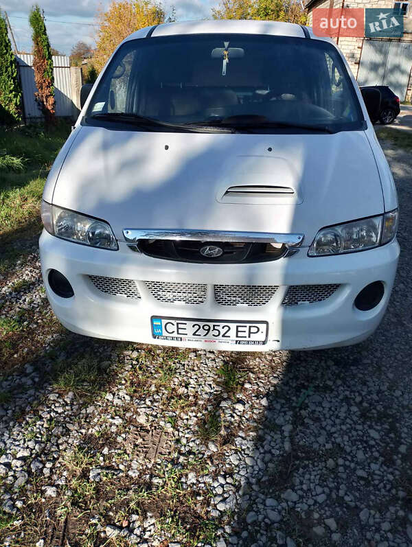 Грузовой фургон Hyundai H-1 2003 в Черновцах
