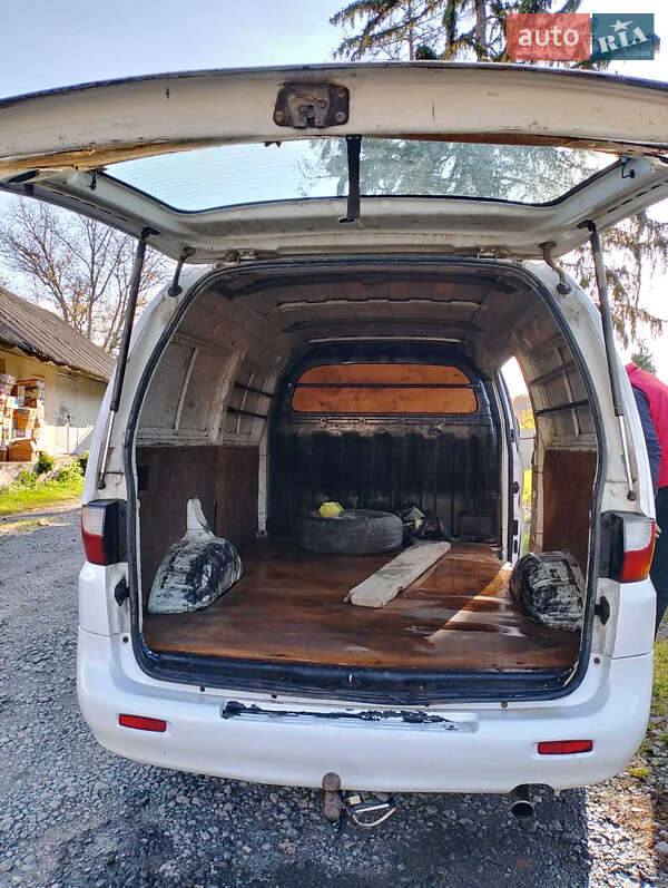 Грузовой фургон Hyundai H-1 2003 в Черновцах