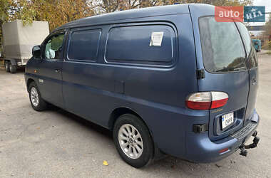 Вантажний фургон Hyundai H-1 2006 в 