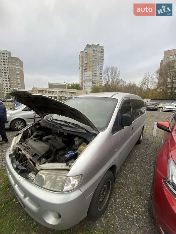 Мінівен Hyundai H-1 2001 в Києві