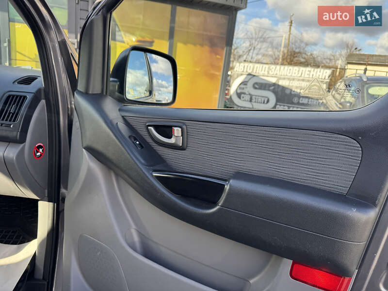 Мінівен Hyundai H-1 2011 в Стрию