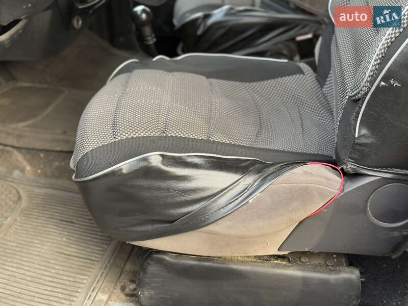 Вантажний фургон Hyundai H-1 2007 в Дніпрі фото 8 Вантажний фургон Hyundai H-1 2007 в Дніпрі