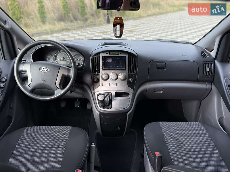 Мінівен Hyundai H-1 2011 в Львові фото 28 Мінівен Hyundai H-1 2011 в Львові