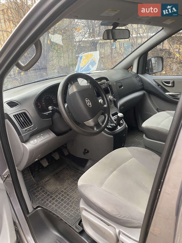 Мінівен Hyundai H-1 2010 в Дніпрі фото 7 Мінівен Hyundai H-1 2010 в Дніпрі