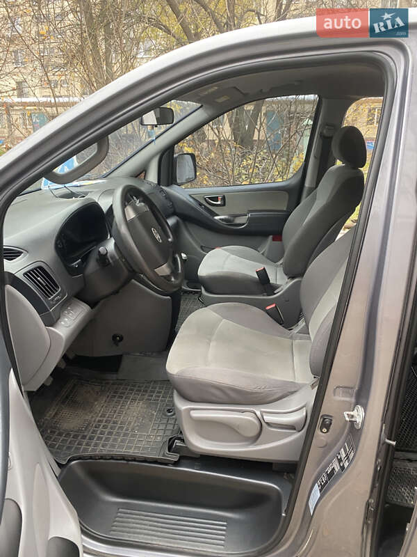 Мінівен Hyundai H-1 2010 в Дніпрі фото 8 Мінівен Hyundai H-1 2010 в Дніпрі