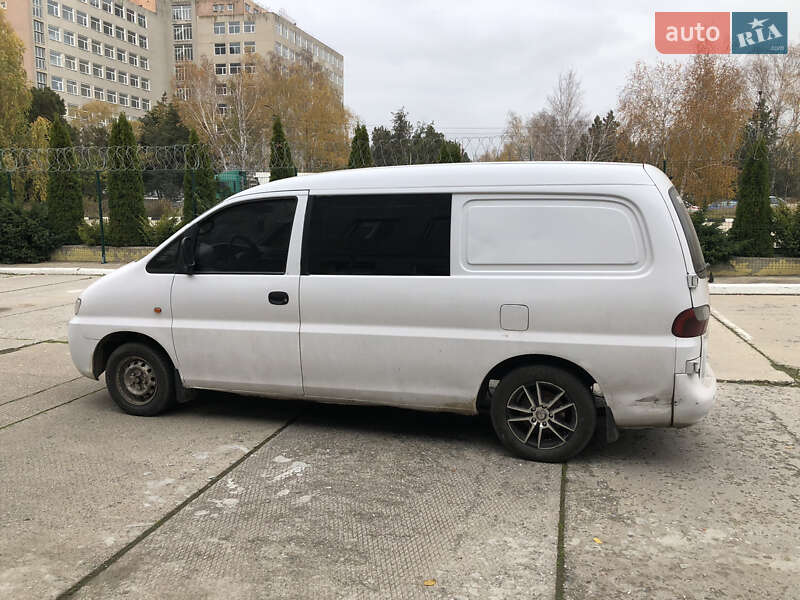 Минивэн Hyundai H-1 2002 в Черноморске фото 5 Минивэн Hyundai H-1 2002 в Черноморске