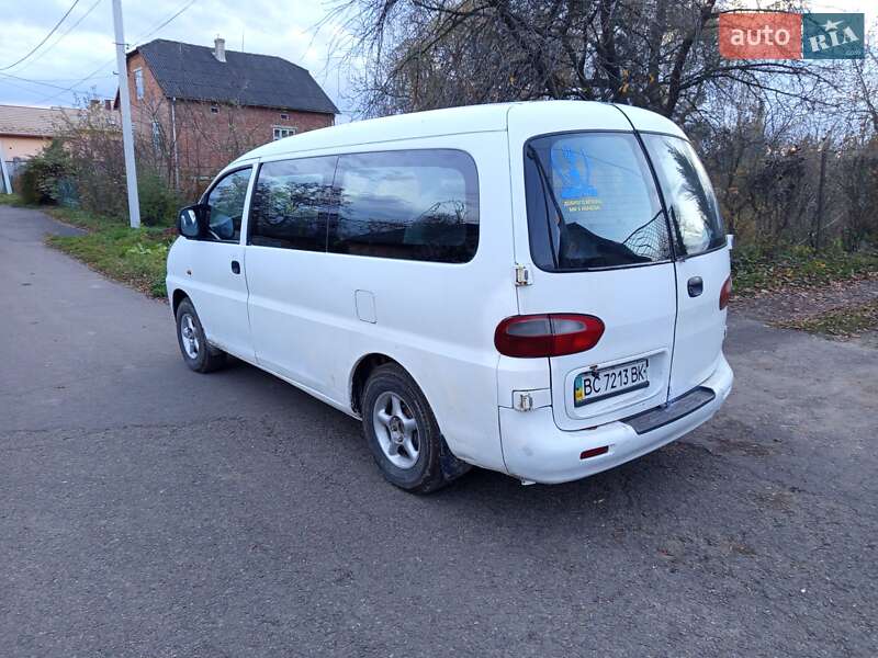 Мінівен Hyundai H-1 1999 в Рудки