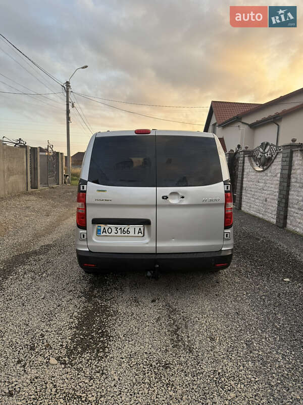 Мінівен Hyundai H-1 2008 в Виноградові фото 4 Мінівен Hyundai H-1 2008 в Виноградові