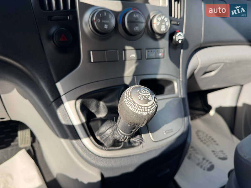 Мінівен Hyundai H-1 2011 в Стрию