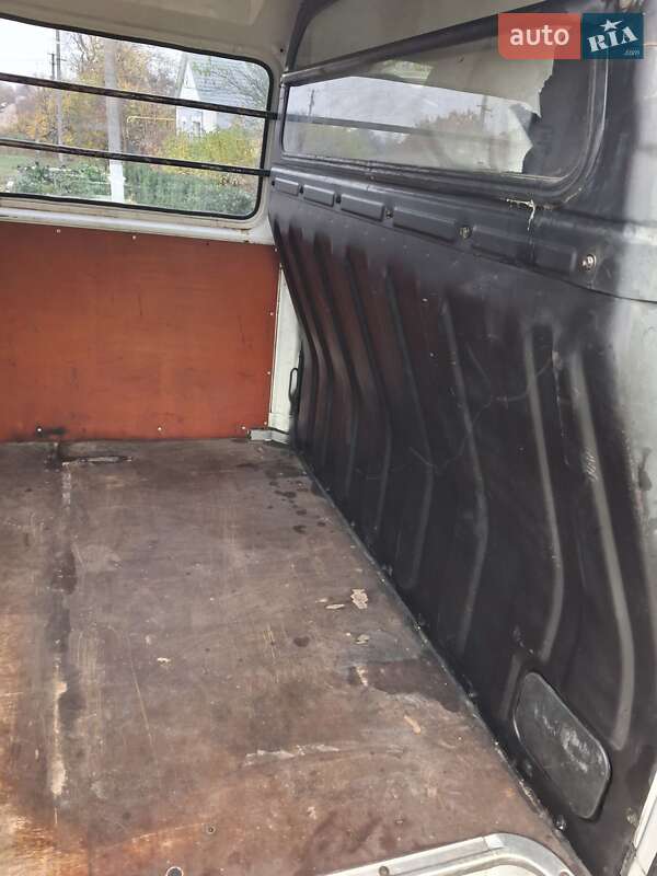 Вантажний фургон Hyundai H-1 2006 в П'ятихатках фото 17 Вантажний фургон Hyundai H-1 2006 в П'ятихатках