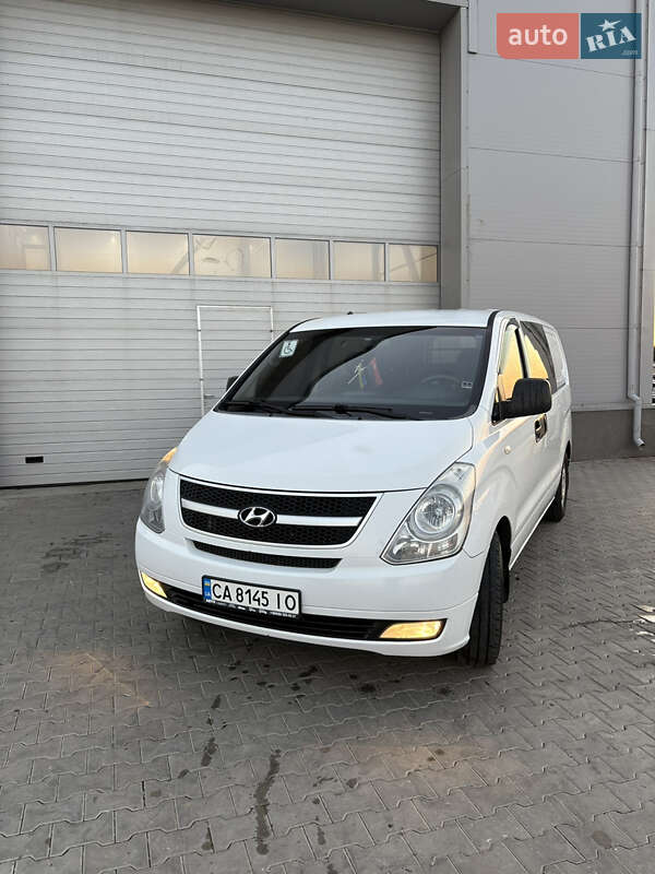 Минивэн Hyundai H-1 2008 в Умани