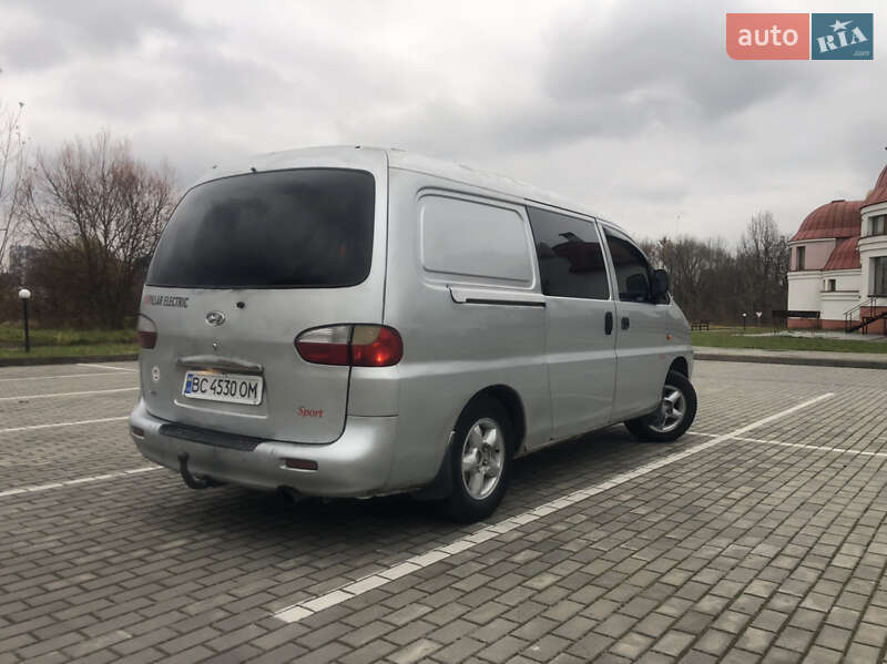 Грузовой фургон Hyundai H-1 2004 в Львове