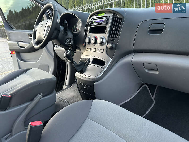 Минивэн Hyundai H-1 2012 в Одессе