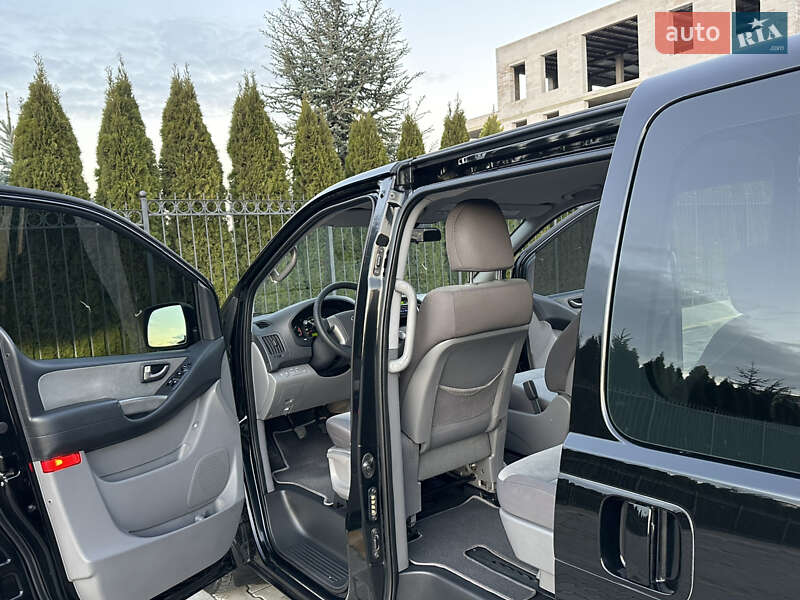 Минивэн Hyundai H-1 2012 в Одессе