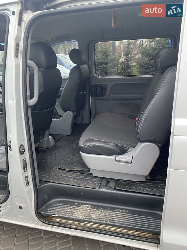 Минивэн Hyundai H-1 2008 в Киеве