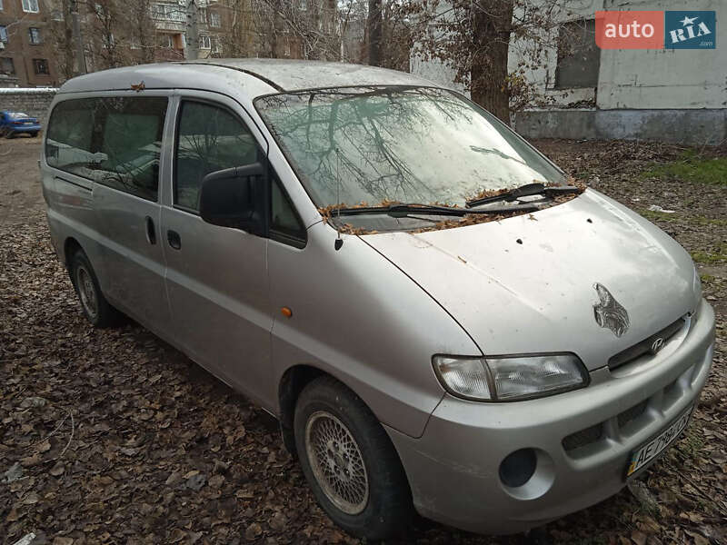 Мінівен Hyundai H-1 2000 в Дніпрі