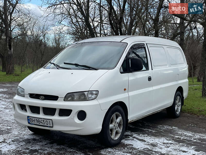 Вантажний фургон Hyundai H-1 2000 в Одесі