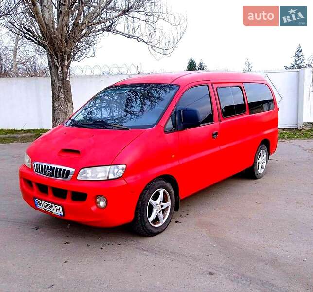 Hyundai H-1 2005