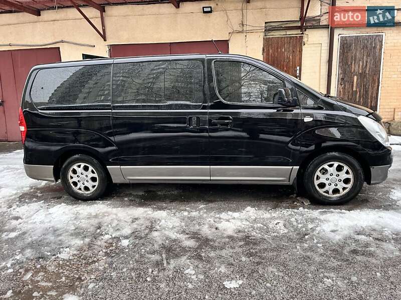 Минивэн Hyundai H-1 2012 в Киеве