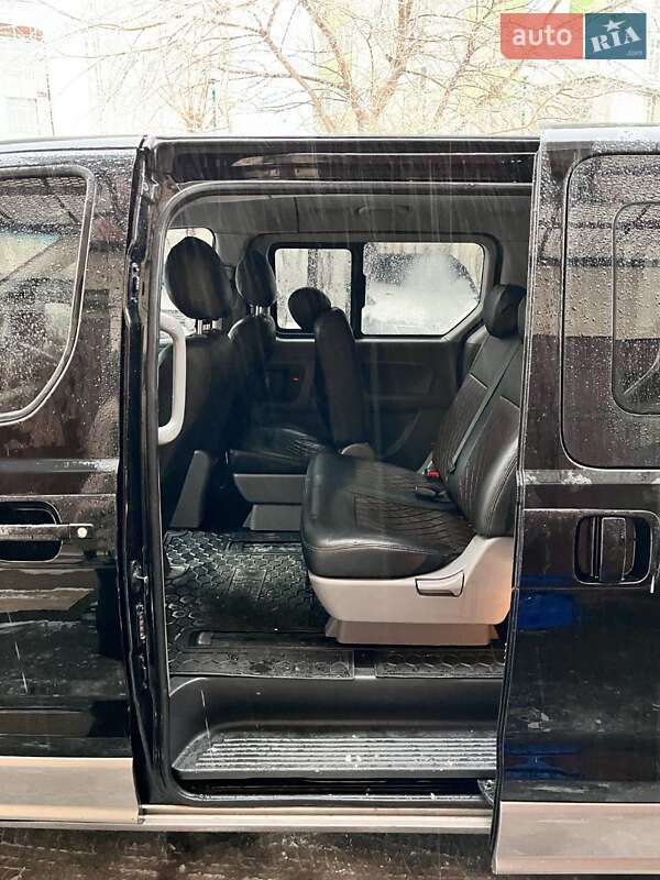 Минивэн Hyundai H-1 2012 в Киеве