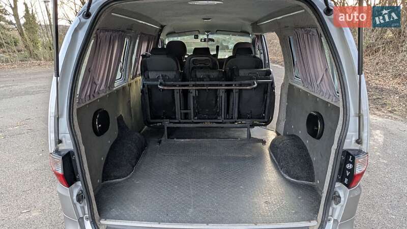 Минивэн Hyundai H-1 2004 в Ровно