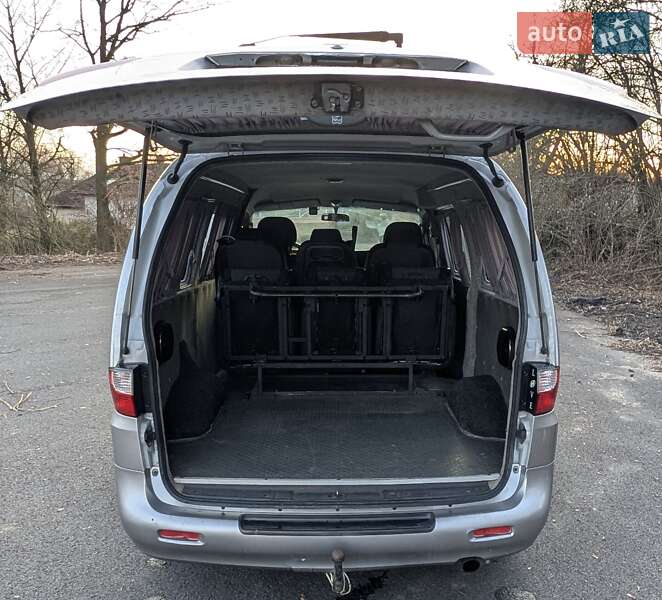 Минивэн Hyundai H-1 2004 в Ровно