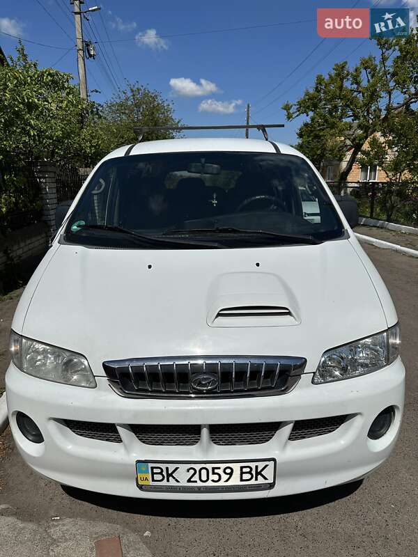 Минивэн Hyundai H-1 2006 в Остроге
