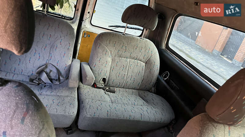 Минивэн Hyundai H-1 2005 в Киеве