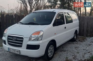 Вантажний фургон Hyundai H-1 2007 в Житомирі
