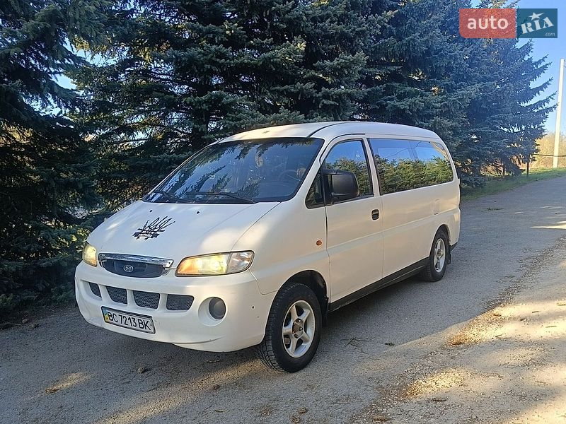 Hyundai H-1 1999