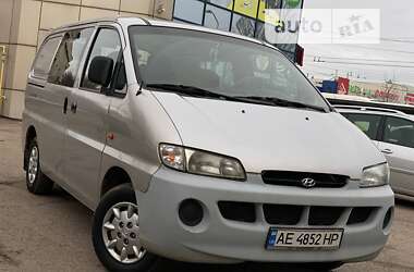 Вантажопасажирський фургон Hyundai H 200 2000 в Дніпрі