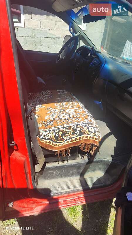 Минивэн Hyundai H 200 1998 в Сарате