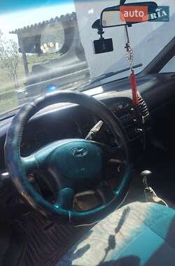 Мінівен Hyundai H 200 1998 в 