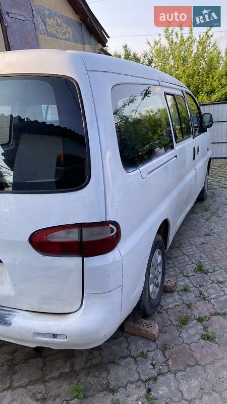 Минивэн Hyundai H 200 1999 в Волочиске