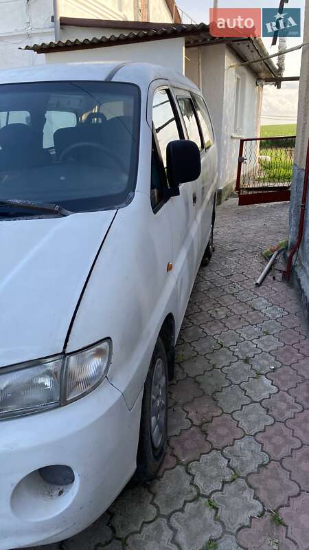 Минивэн Hyundai H 200 1999 в Волочиске
