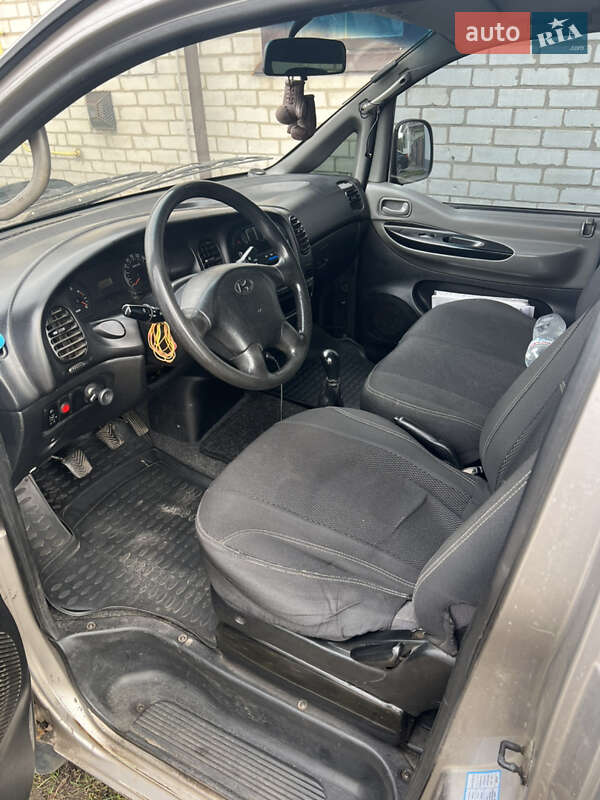 Вантажний фургон Hyundai H 200 2005 в Золотоноші