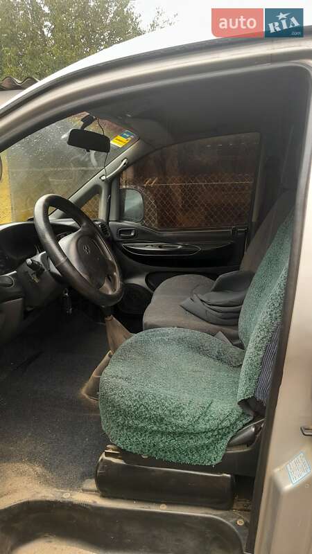 Грузовой фургон Hyundai H 200 2001 в Хмельнике фото 5 Грузовой фургон Hyundai H 200 2001 в Хмельнике