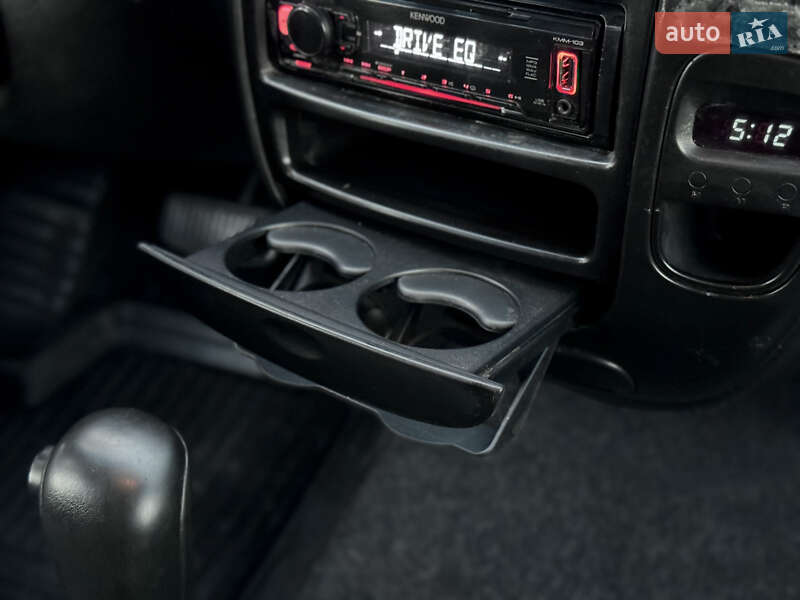 Грузопассажирский фургон Hyundai H 200 1999 в Ужгороде фото 29 Грузопассажирский фургон Hyundai H 200 1999 в Ужгороде