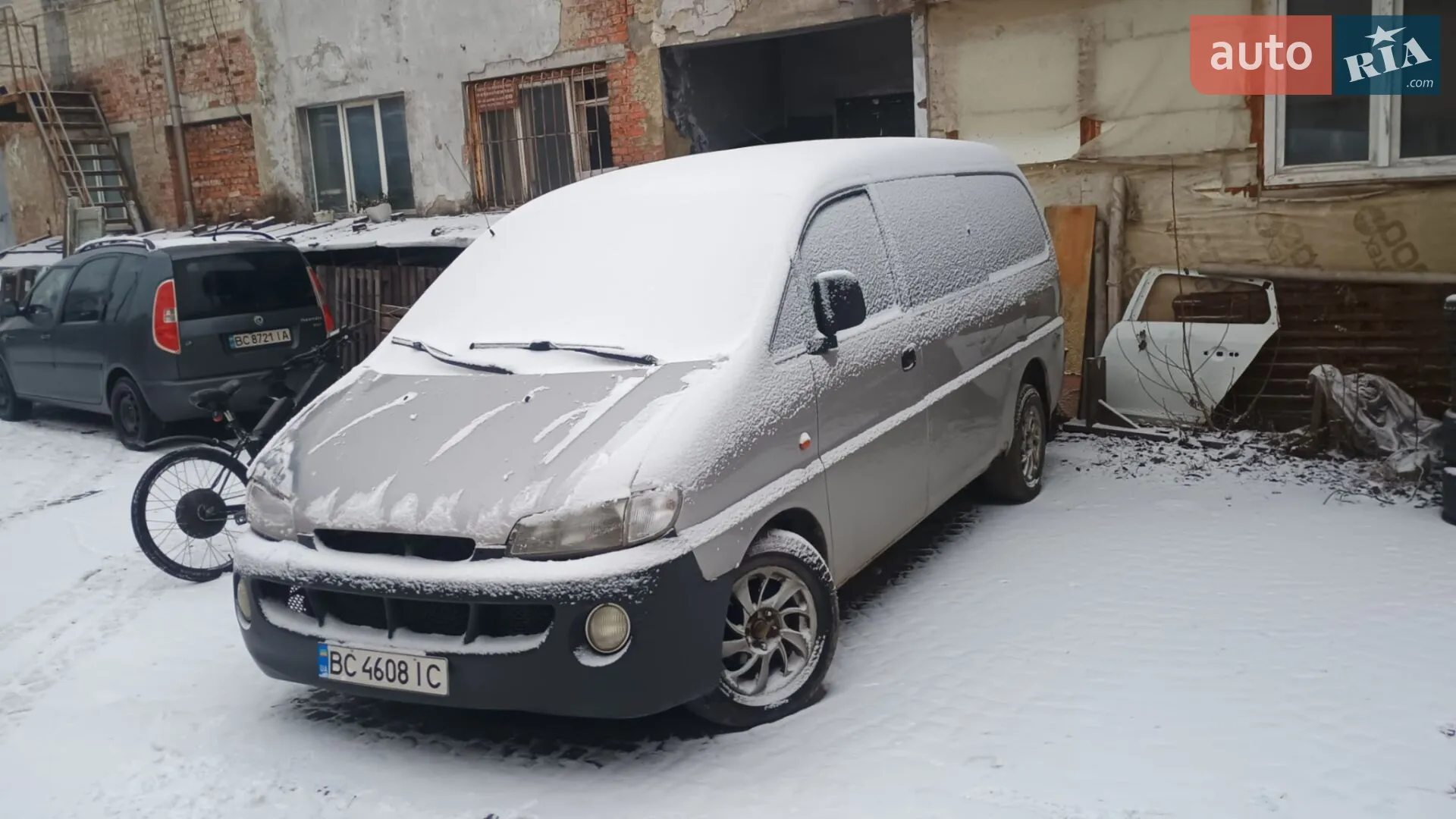 Hyundai H 200 1999 VIN KMJWVH7FPXU098690 фото оголошення 3 з 5
