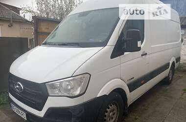 Вантажний фургон Hyundai H 350 2015 в Старих Петрівцях