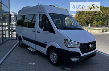 Микроавтобус Hyundai H 350 2015 в Киеве